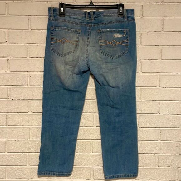 Y2K- Mudd- Destroyed Mid-Rise Light Wash Capri Jeans- Size 5 (Juniors) - Picture 2 of 10